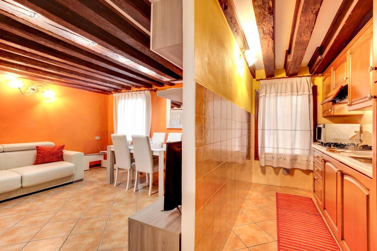 Ca'pedrocchi By Bricola * Venedig